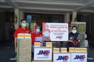 250 Juta Berupa Alat Kesehatan dari JNE untuk Surabaya