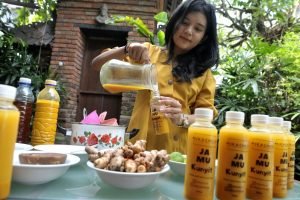025-Jamu Bukan Vaksin COVID-19 Hanya Ringankan Penyakit Penyerta, Obat Tradisional Tak Dapat Gantikan Peran Vaksin