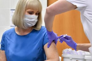 Rusia Mulai Vaksinasi Massal Kelompok Beresiko Tinggi
