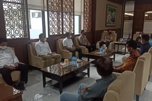 Perangi Hoaks dan Jalin Sinergi, Kapolda Jatim Silaturahmi dengan Pimpinan Redaksi Media Cetak