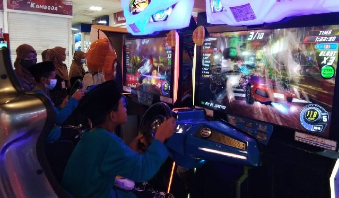 Kemilau Ramadhan, Matos dan Dompet Dhuafa Ajak Anak Panti 'Ngemall'