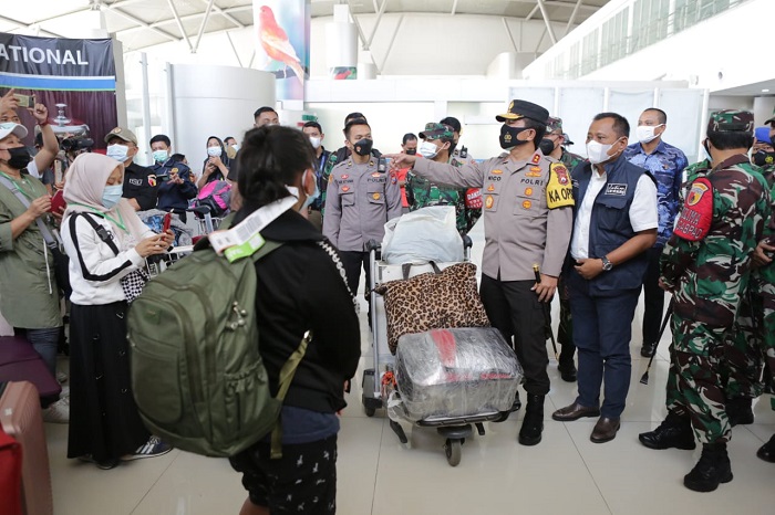 Cegah COVID-19, Forkopimda Jatim Saring Ketat Pekerja Migran Indonesia Masuk Jatim