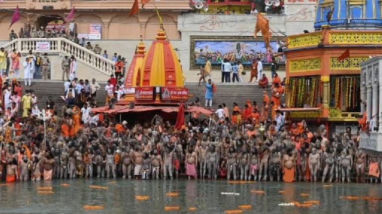Perayaan agama di India penyebab tsunami COVID-19