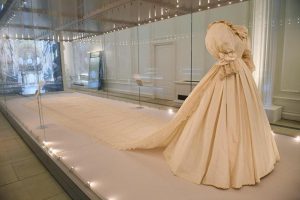Gaun Pengantin Putri Diana Dipamerkan di London