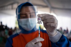 Program Vaksinasi COVID-19 di Indonesia Capai 100 Juta Dosis Suntikan