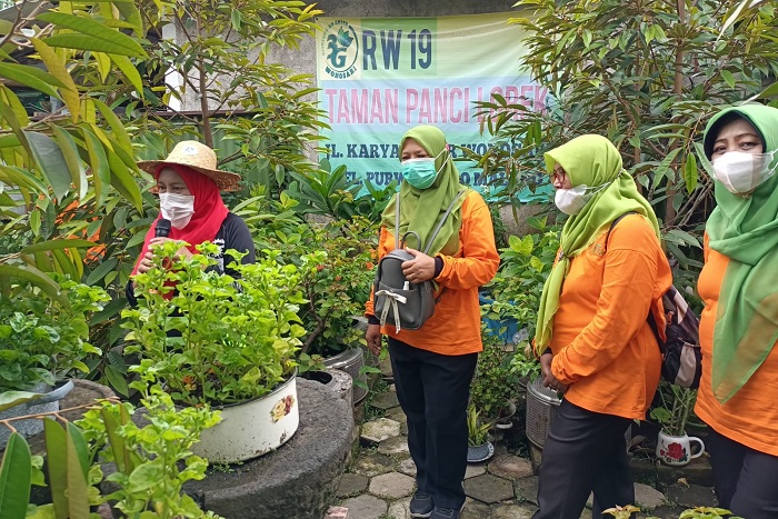 Ibu2 menikmati kunjungan ke Kampung Wisata Subuh Wonosari