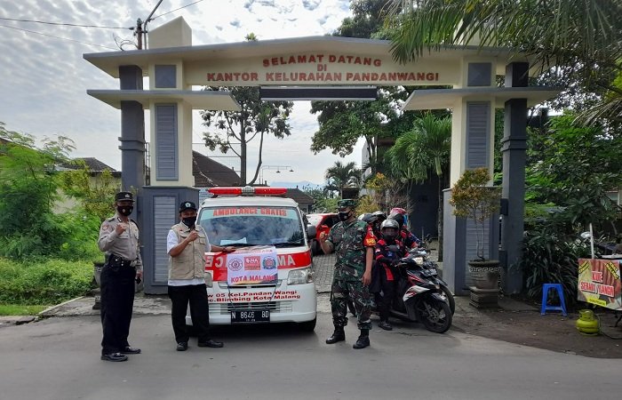 Babinsa Kelurahan Pandanwangi Berangkatkan Relawan Ke Semeru