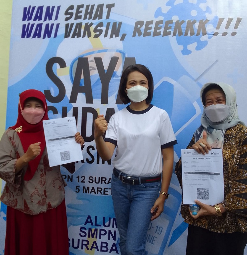 Wakasek, Dini dan Kepsek SMPN 12 Surabaya