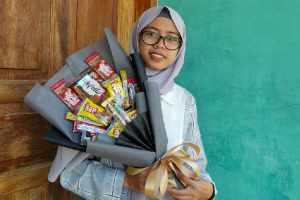 Berkah Ramadhan, Usaha Buket Snack Mahasiswi di Ponorogo Ini Panen Pesanan