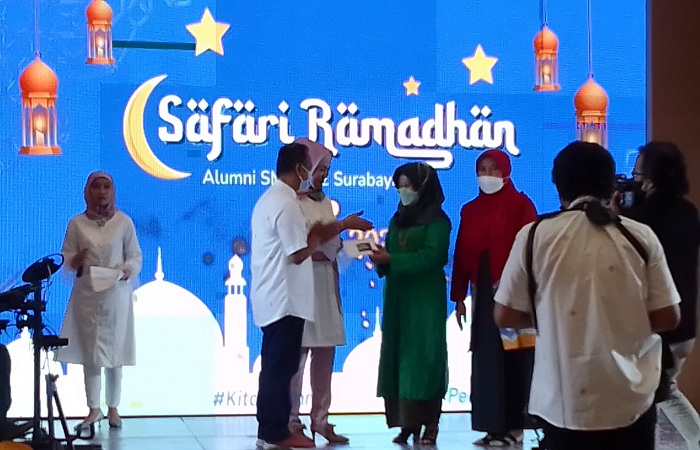 Alumni SMPN 12 Surabaya Gelar Safari Ramadhan, Bagikan Bingkisan bagi Guru, Keluarga Alumni dan Anak Yatim