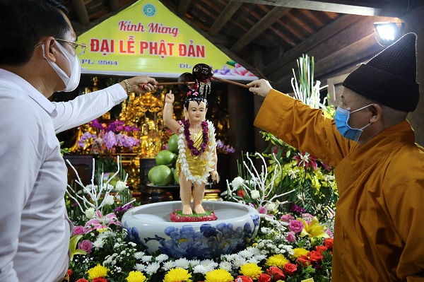 Tradisi Waisak di Vietnam