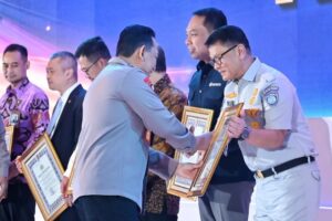 JR Kapolri Award 2
