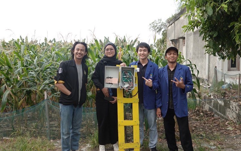238-Alat monitoring tanah ITS Hadirkan Solusi Tani Lebih Produktif, ITS Kembangkan Sistem Monitoring Tanah
