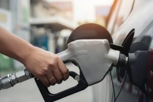 1035-Isi bensin Mulai 2026 Pemerintah Kembali Izinkan Impor BBM Langsung oleh Swasta