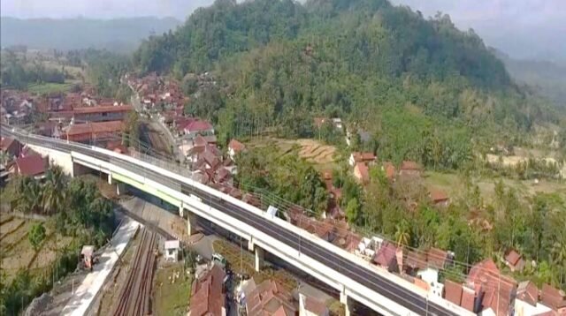 Pakar ITS Sebut Perlintasan KA Tidak Sebidang Efektif Cegah Kecelakaan