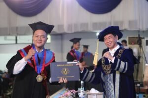 Jejak Wisudawan Termuda dan Tertua Raih Predikat Gemilang di Wisuda ke-133 ITS