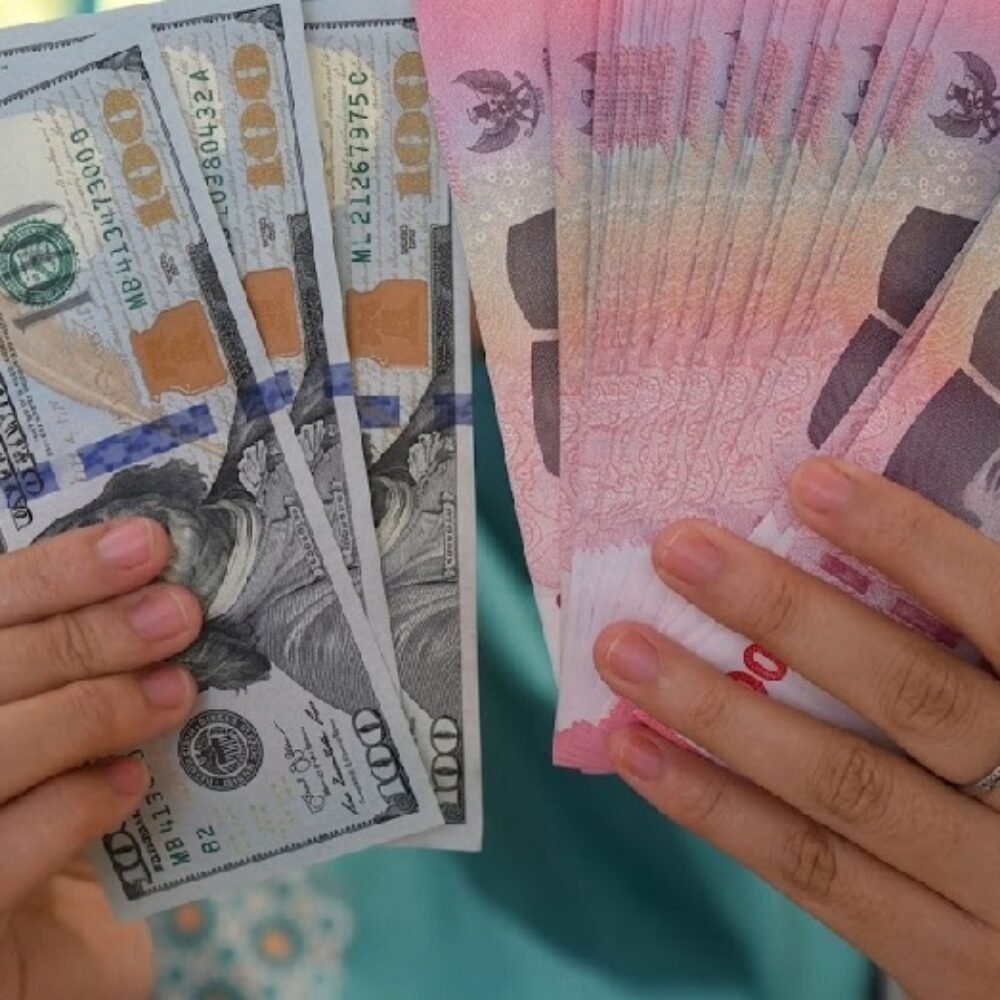 Rupiah Tembus 17.300 per USD, Terlemah Sepanjang Sejarah
