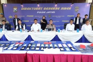 Polda Jatim Bongkar Sindikat Penipuan Mobil Online, 11 Tersangka Ditangkap