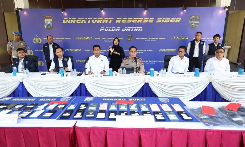 Polda Jatim Bongkar Sindikat Penipuan Mobil Online, 11 Tersangka Ditangkap