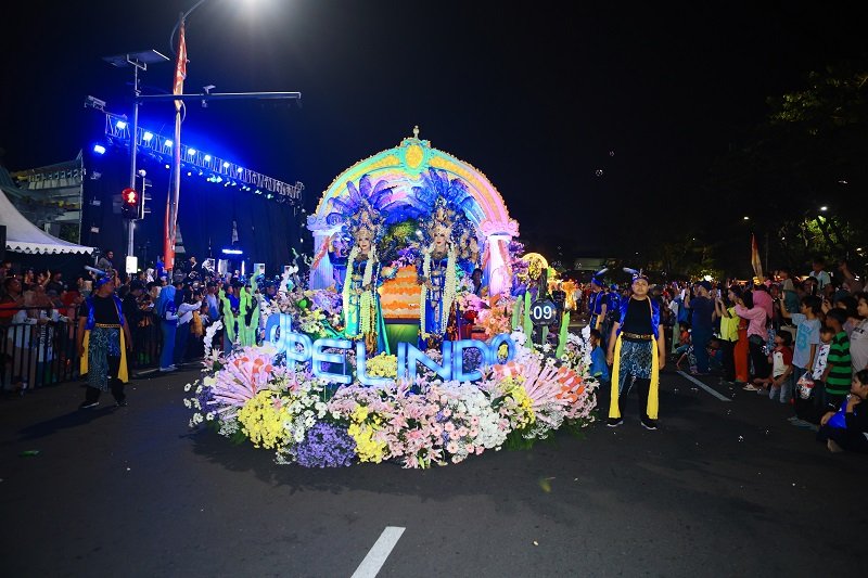 1078-Mobil hias Pelindo Mobil Hias Pelindo Memukau Surabaya Vaganza 2026 dengan Tema Harmony of Ocean