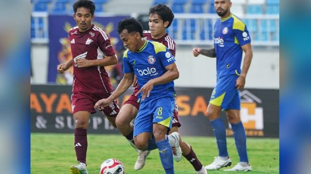 Singo Edan Pesta Gol di Kandang, Tekuk PSM 3-0