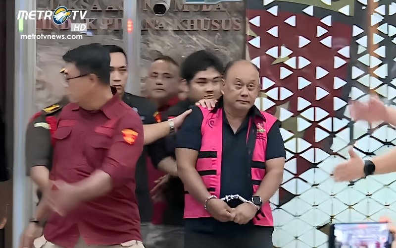 1094-Dadan Hindayana ditahan Kejagung Eks Kepala BGN Dadan Hindayana Ditangkap Kejagung Sehari Usai Dicopot Presiden Prabowo