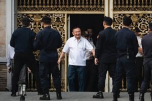 1103-Thaksin Shinawatra bebas dari penjara Thaksin Shinawatra Kembali Hirup Udara Bebas Pasca Pengampunan Raja