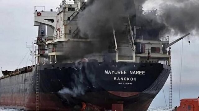 Tiga Awak Kapal Kargo Thailand Gugat Perusahaan setelah Kapal Diserang Iran di Selat Hormuz