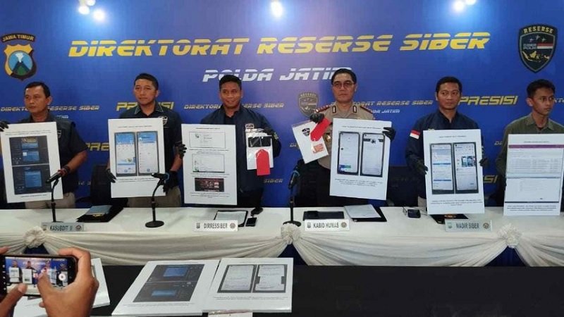 1139-Konpers pengungkapan kasus peretasan website Ditressiber Polda Jatim Bongkar Peretasan 260 Website untuk Promosi Judi Online