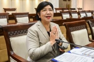 1170-Destry Damayanti DPR Setujui Destry Damayanti sebagai Gubernur Bank Indonesia