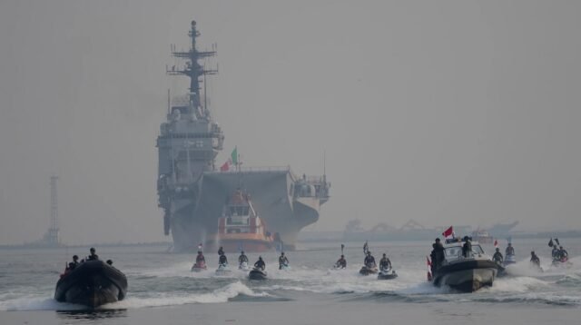 Kapal Induk Pertama RI Giuseppe Garibaldi Tiba di Tanjung Priok, Disambut Menhan dan Jajaran TNI