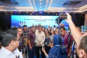 1198-Menaker Yassierli soal TKA Menaker Yassierli Sebut Data TKA Bisa Jadi Acuan Penyiapan Tenaga Kerja Indonesia
