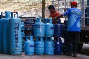 1201-Pengangkutan lpg di Filipina Akibat Lonjakan Harga Bahan Bakar, Pemerintah Filipina Tangguhkan Pajak LPG dan Kerosene