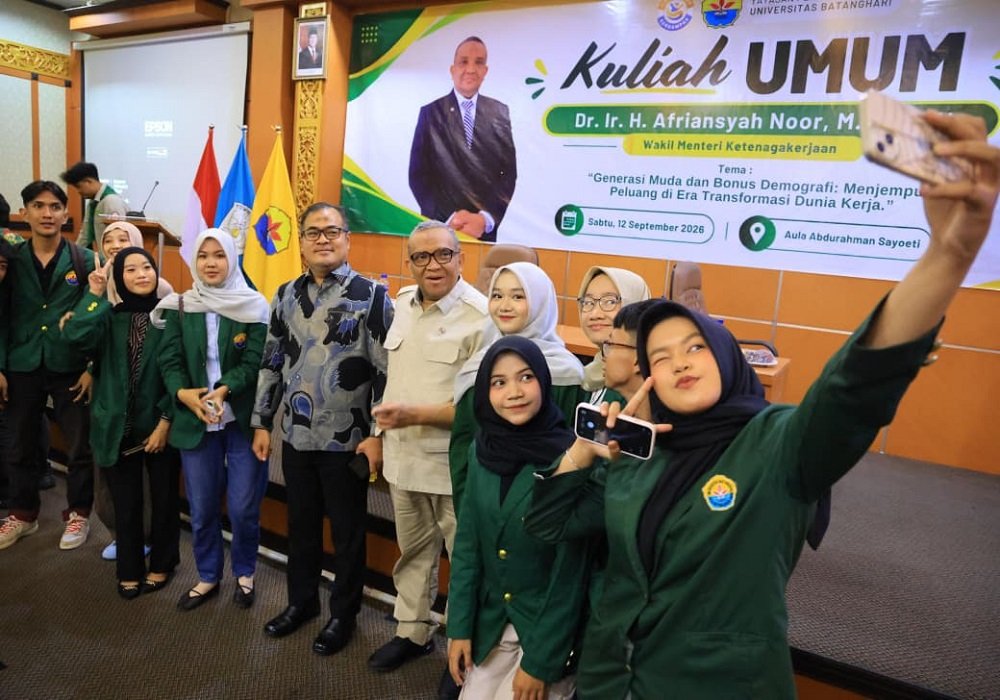 273-Wamenaker Afriansyah Noor di Universitas Batanghari Jambi Kemnaker Ajak Generasi Muda Manfaatkan AI untuk Tingkatkan Produktivitas