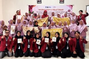 Mahasiswa UMM Olah Kulit Bawang Merah Jadi Pewarna Alami, Libatkan 25 Petani Wanita di Batu