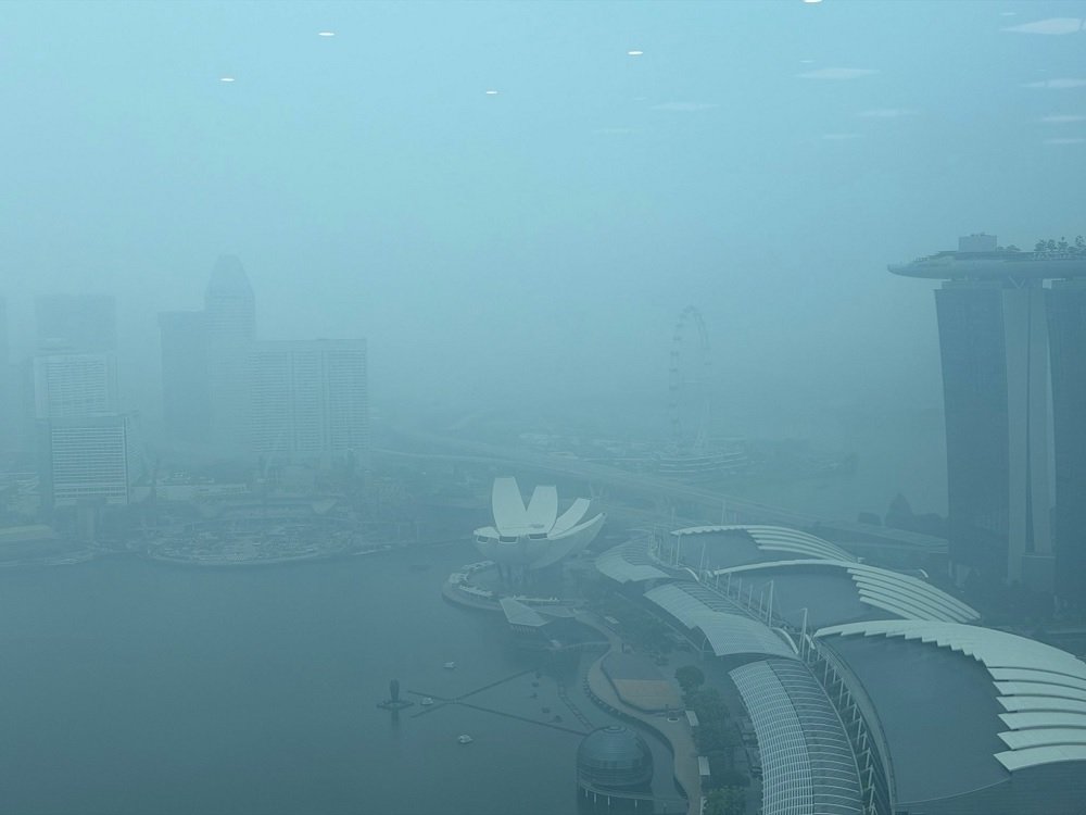 Tercekik Kabut Asap, Singapura Ancam Tuntut Perusahaan Pembakar Hutan Indonesia