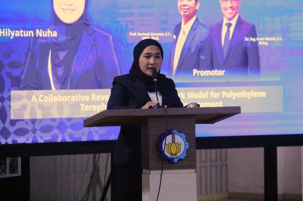 284-Hilyatun Nuha ITS Doktor Baru ITS Rancang Inovasi Model Daur Ulang Terpadu