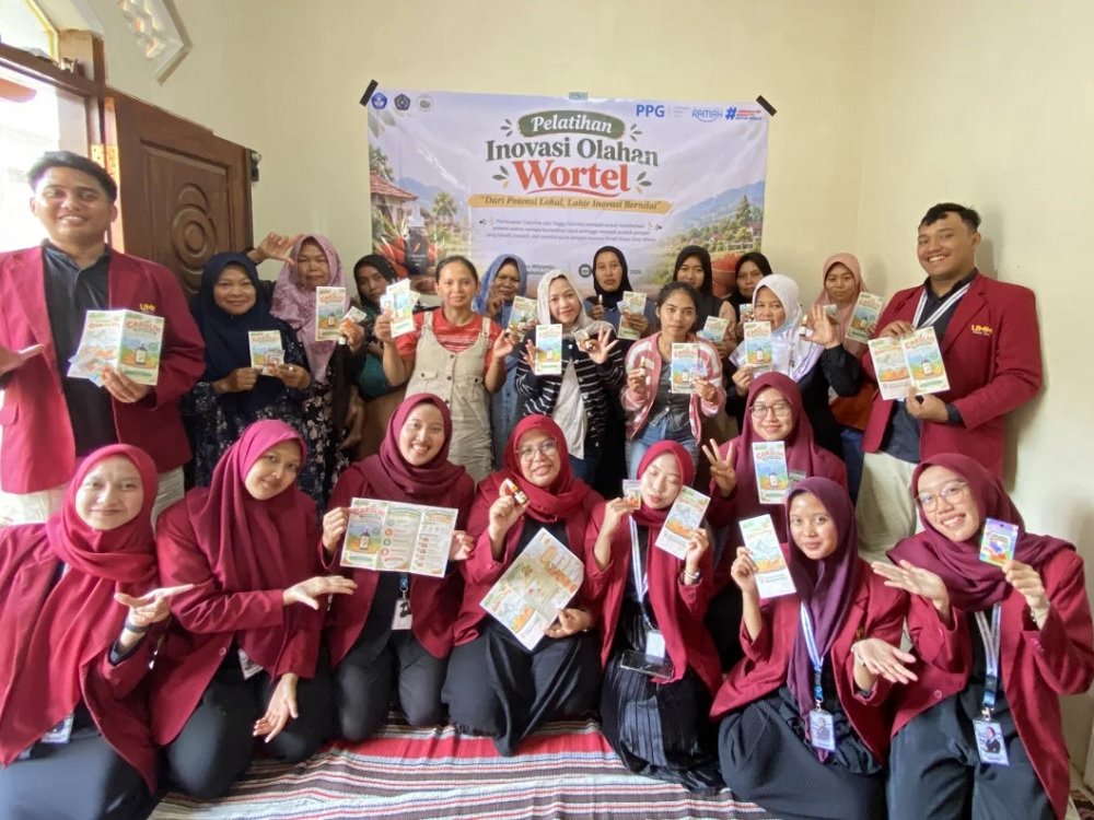 Mahasiswa PPG UMM Ubah Wortel Sortiran Jadi Permen Jelly dan Minyak Perawatan di Pujon